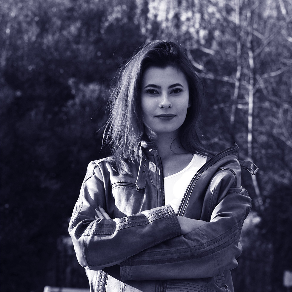 artiste comedienne touche pas a mes compotes